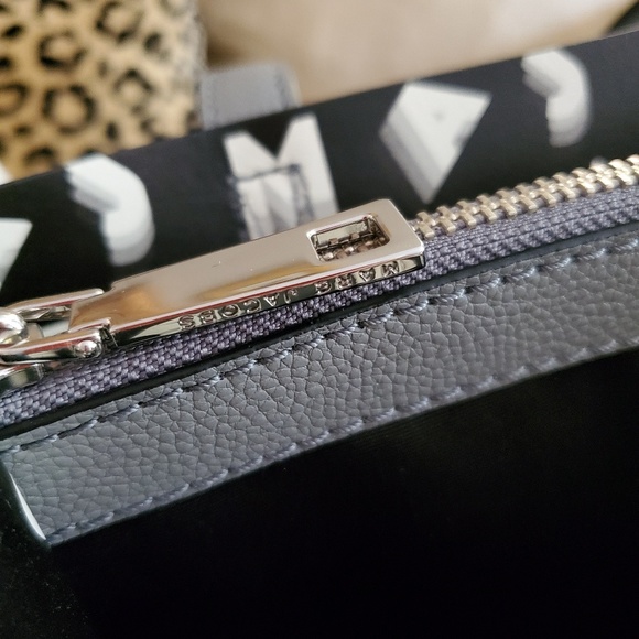 💯 Marc Jacobs Repeat Leather Tote NWOT - Picture 4 of 16